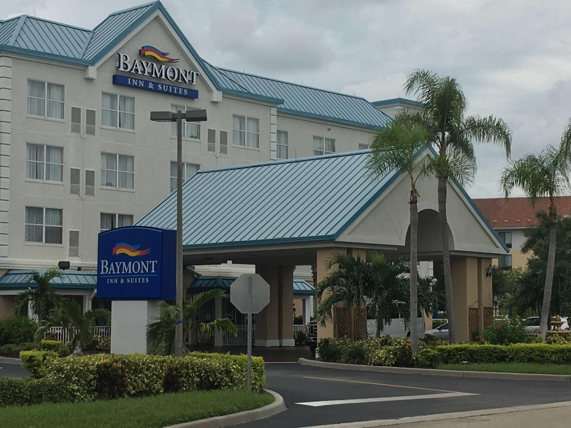 Baymont By Wyndham Fort Myers Airport Hotel Exterior photo